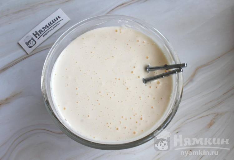 Домашний шоколадный торт с масляным кремом, вишней и грецкими орехами - фото шаг 2
