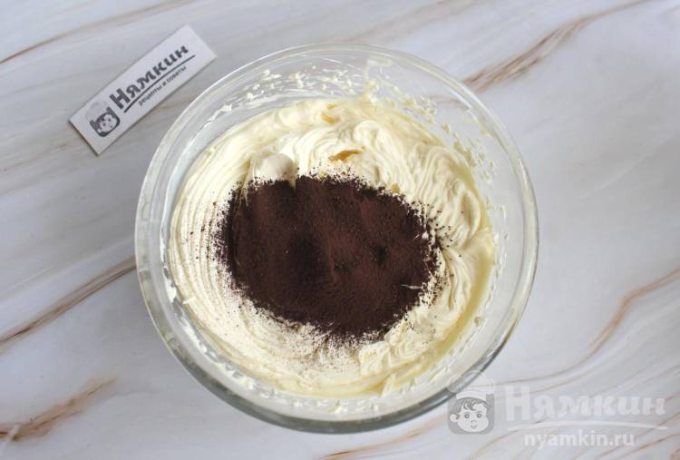 Домашний шоколадный торт с масляным кремом, вишней и грецкими орехами - фото шаг 13