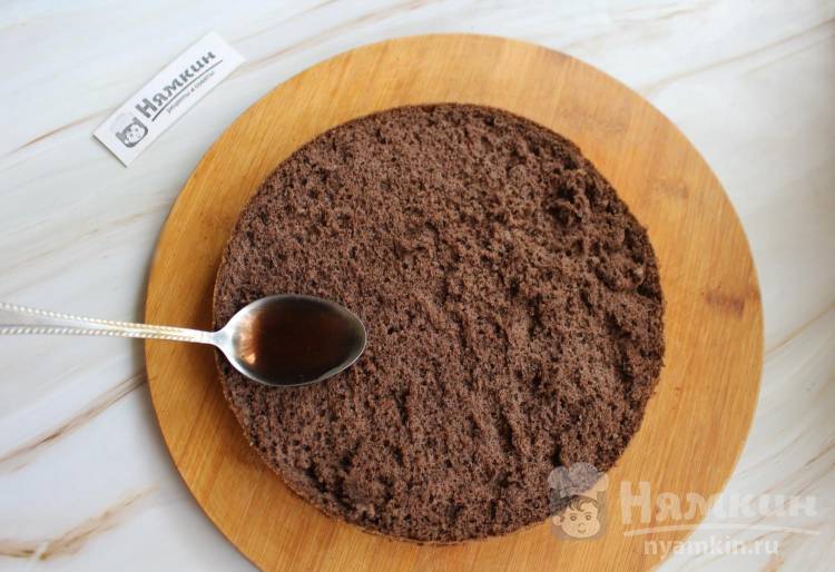 Домашний шоколадный торт с масляным кремом, вишней и грецкими орехами - фото шаг 14