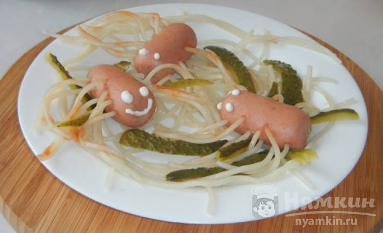 Сосиски со спагетти для детей