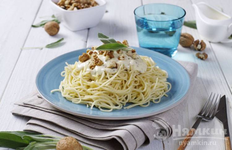 Спагетти с плавленым сыром и шалфеем