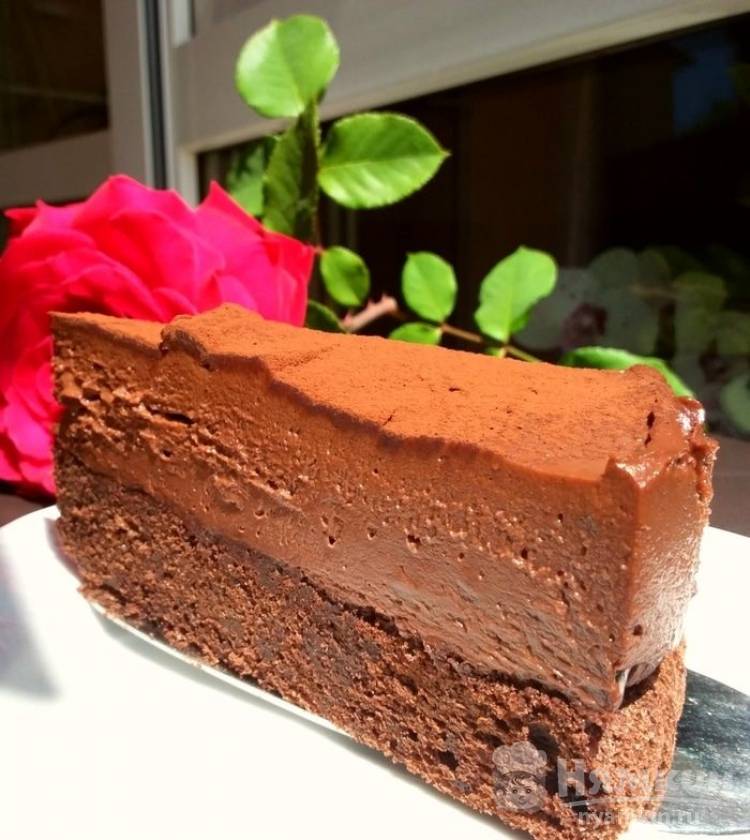 Шоколадный торт со сливочным ликером