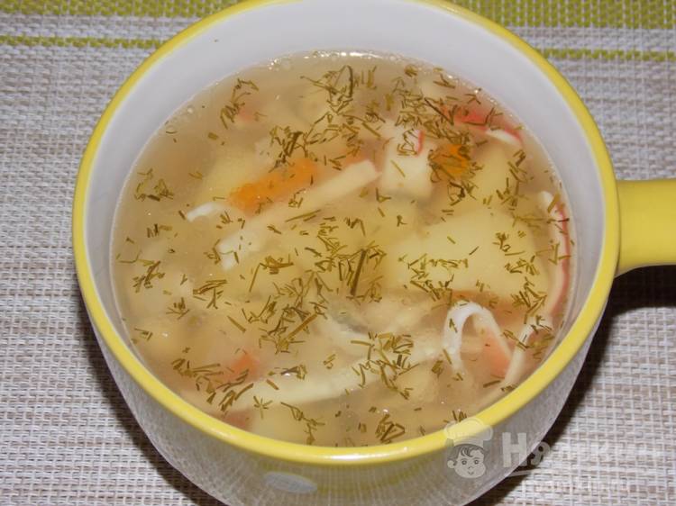 Рыбный суп с крабовыми палочками в мультиварке
