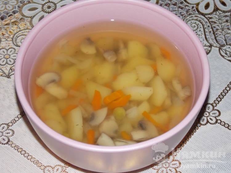 Грибной суп с горошком в мультиварке