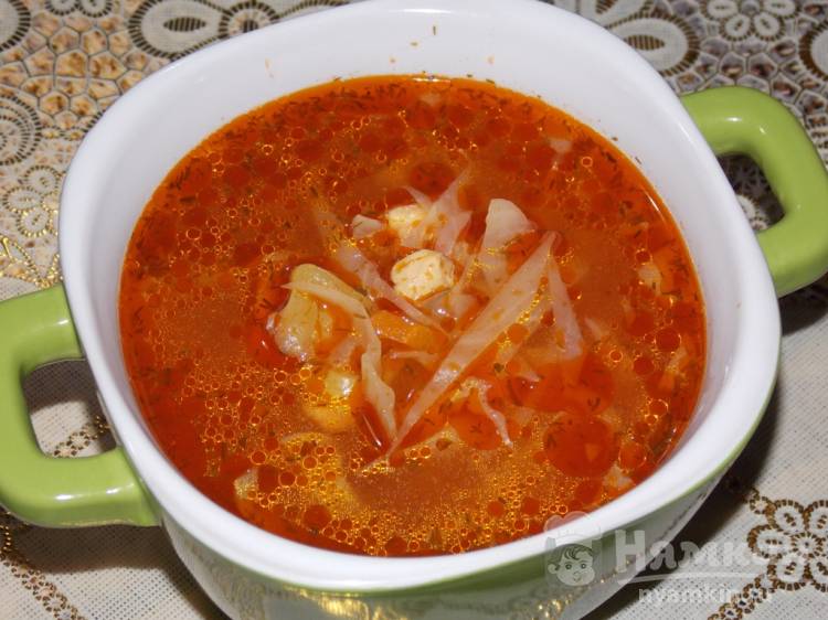 Капустный суп с томатом в мультиварке