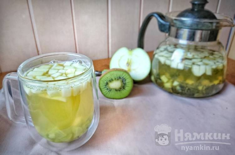 Зеленый чай с киви и яблоком
