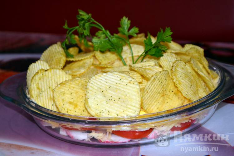 Салат с крабовыми палочками и чипсами: гвоздь торжественного меню! Фото рецепт