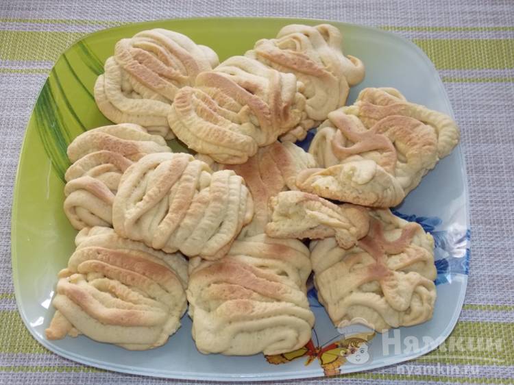Как приготовить Сладкое песочное печенье на майонезе: