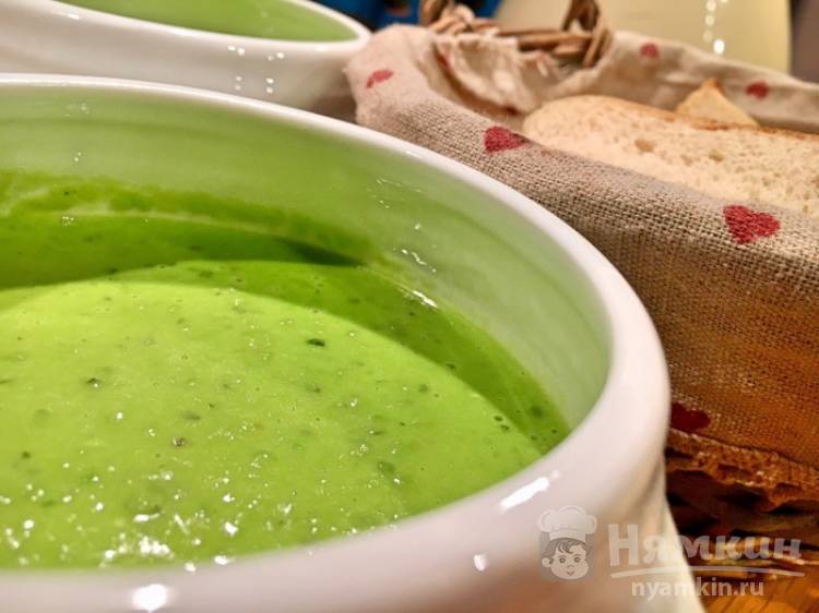Овощной суп-пюре из замороженного зеленого горошка