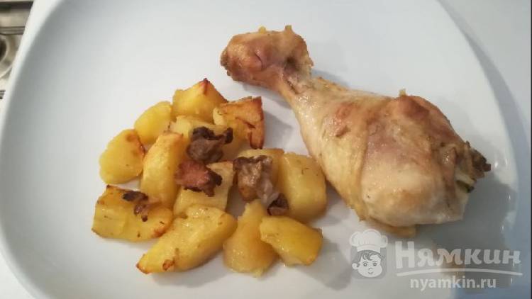 Курица, грибы и картошка, запеченные в духовке
