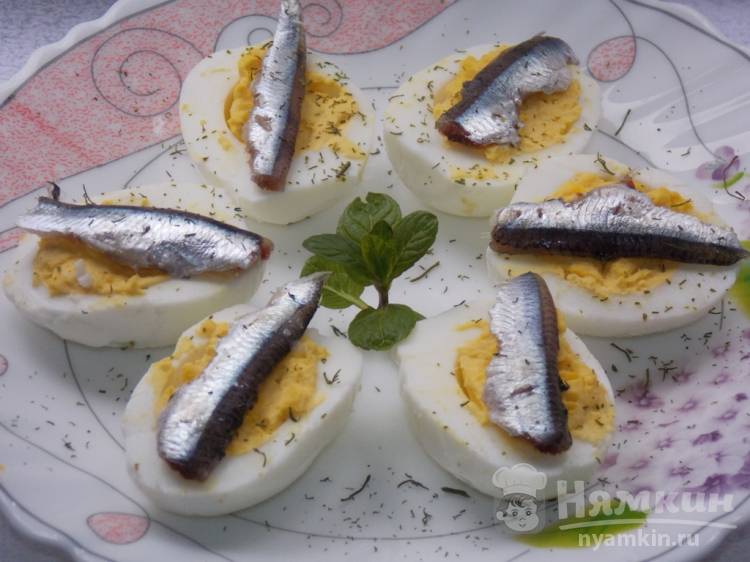 Закуска из яиц с рыбой