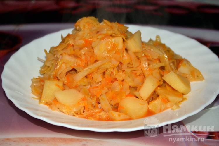 Тушеная капуста с картошкой и сосисками - пошаговый рецепт с фото на натяжныепотолкибрянск.рф