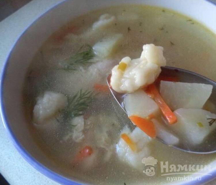 Куриный суп с мучными клецками и картошкой