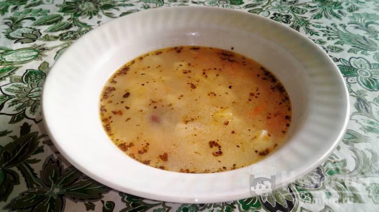 Фасолевый суп с плавленным сырком и базиликом