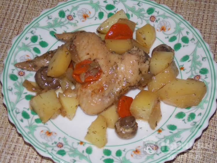 Рецепт: Куриные крылышки с жареными грибами