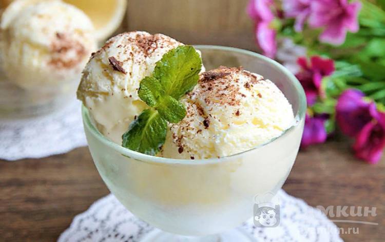 Домашнее мороженое с ванилью
