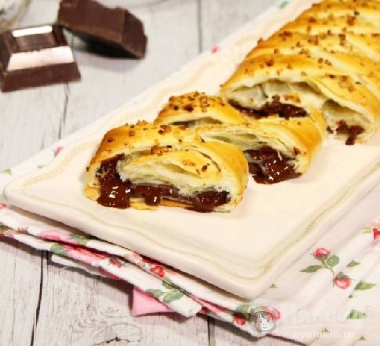 Слоеный пирог с шоколадкой внутри рецепт пошаговый с фото - hb-crm.ru