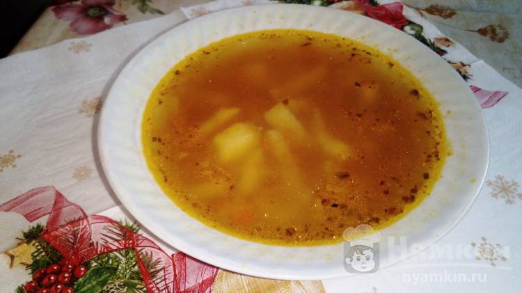 Томатный суп с консервированной фасолью и петрушкой