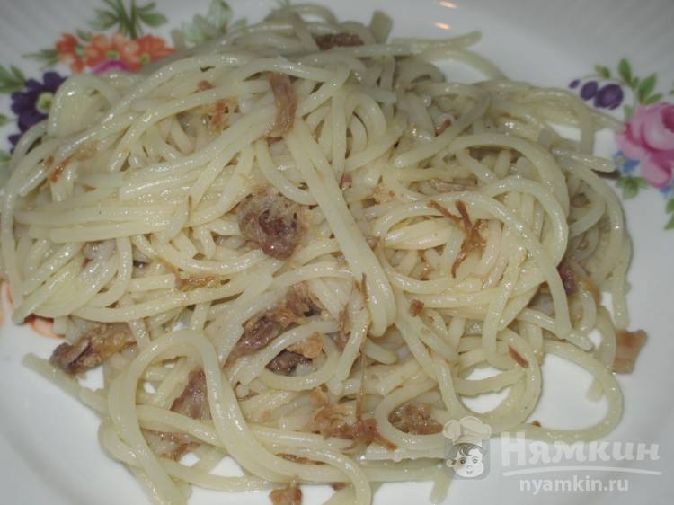 Спагетти с тушенкой свиной