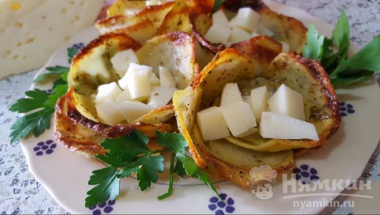 Розочки из картофеля с сыром в духовке