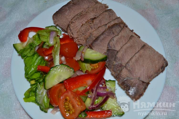 Салат из свежих овощей к мясу
