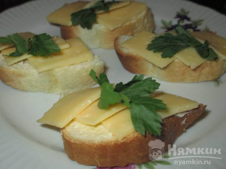 Бутерброды с сыром на батоне