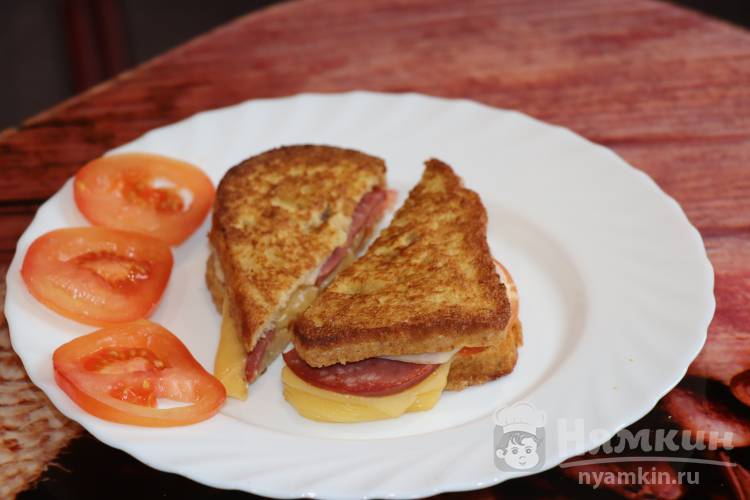 Горячий сэндвич на сковороде с яйцом на завтрак за 7 минут