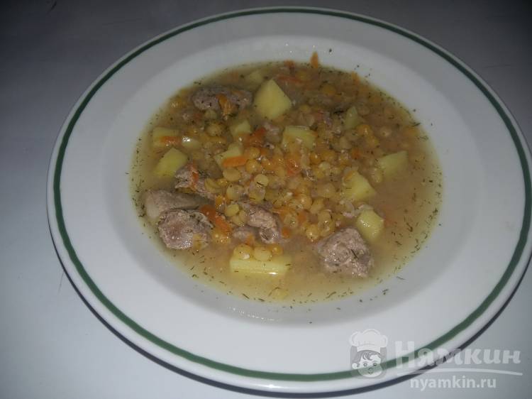 Гороховый суп с обжаренной свининой