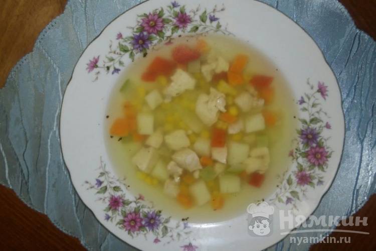Суп с куриной грудинкой и овощами