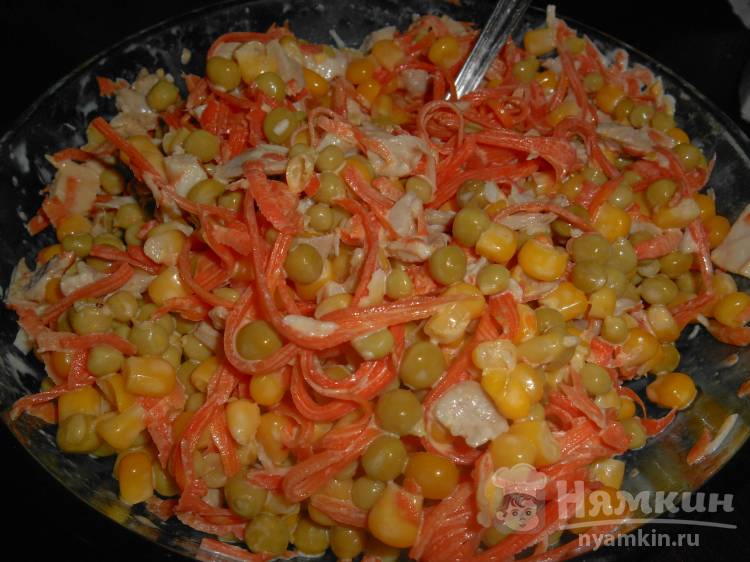 Салат с морковью по-корейски, горошком и кукурузой