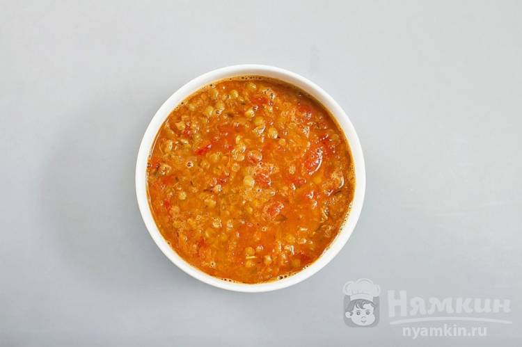 Суп из чечевицы с помидорами и шафраном