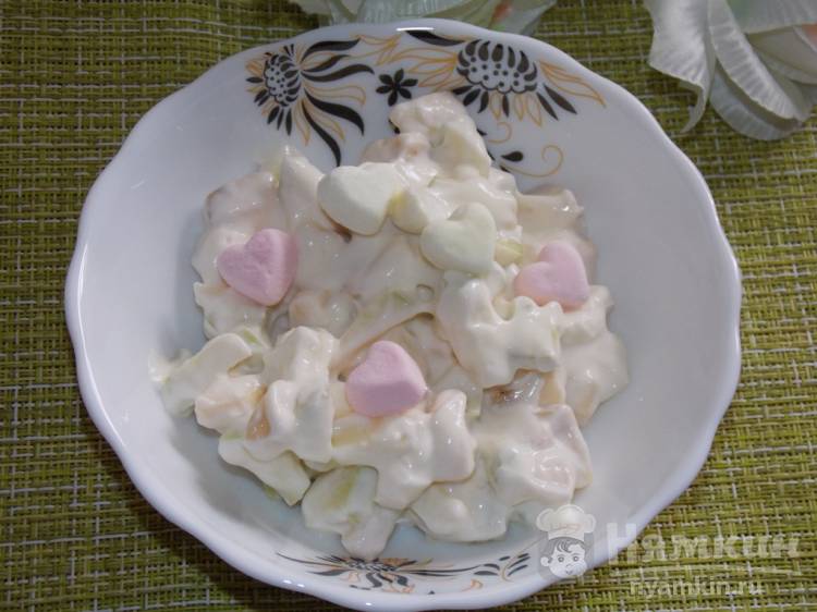Фруктовый салат с творожным йогуртом