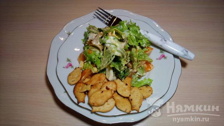 Нежный салат с шампиньонами, яйцом и зеленью