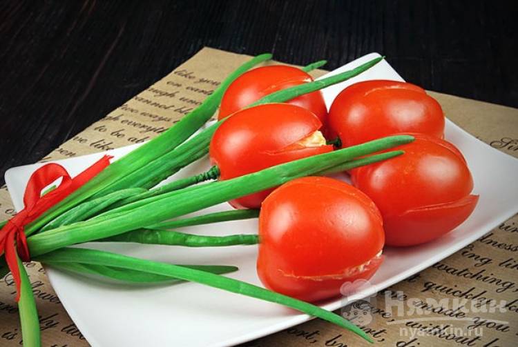 Салат из помидоров с начинкой Букет цветов к 8 Марта