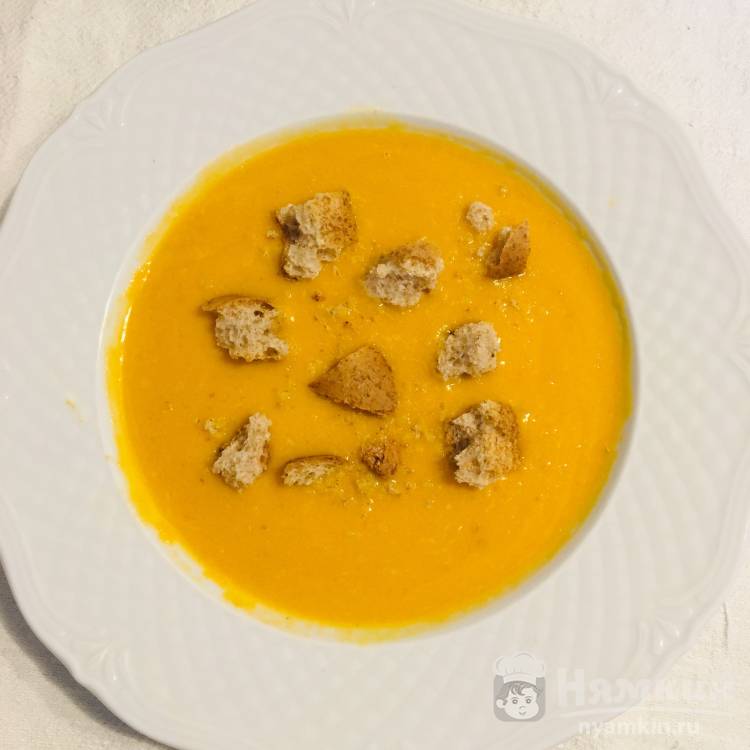 Крем-суп из тыквы с мускатным орехом 