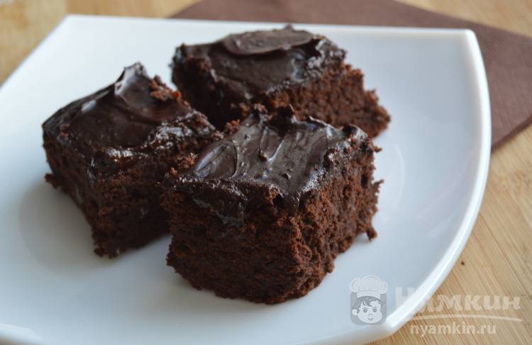 Быстрый шоколадный пирог Брауни с орехами