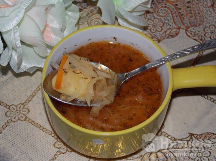 Постный суп с овощами и томатом в мультиварке
