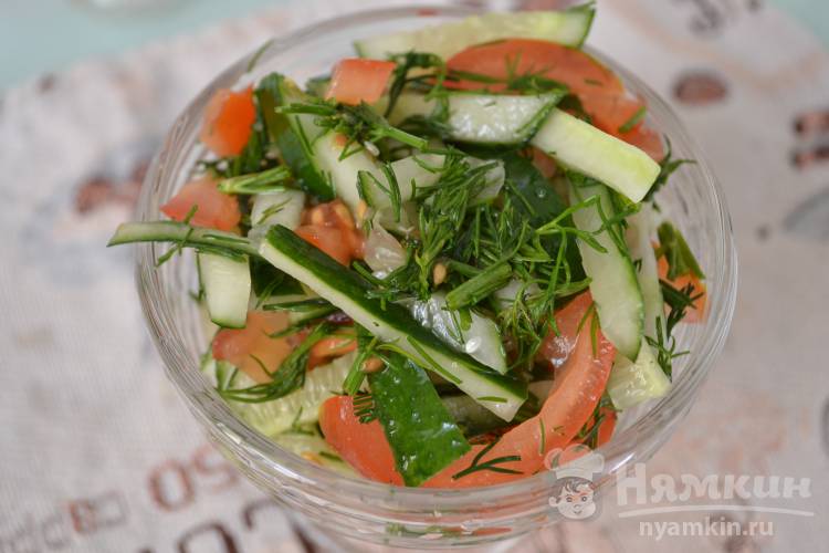 Ингредиенты для «Салат из соленых огурцов и лука»: