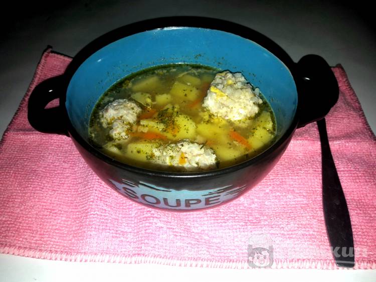 Картофельный суп с фрикадельками в мультиварке