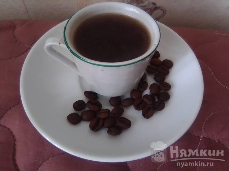 Черный кофе с грецким орехом
