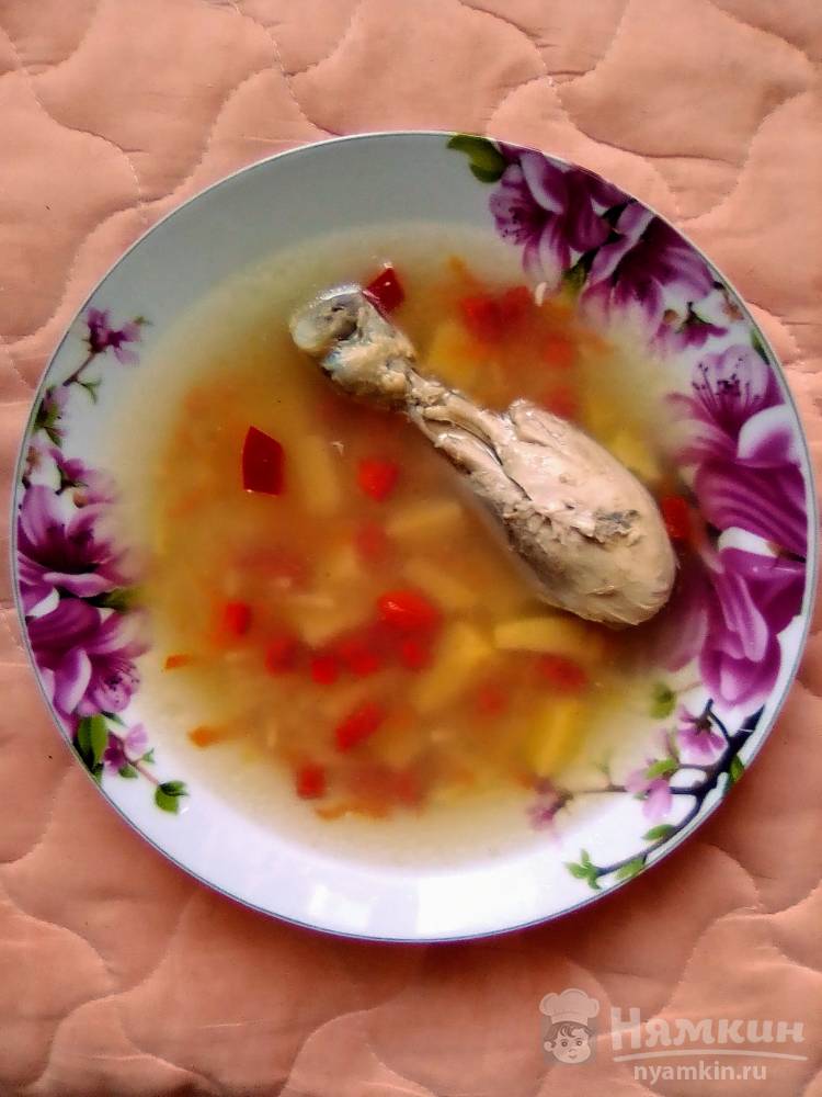 Куриный суп с вермишелью и сладким перцем