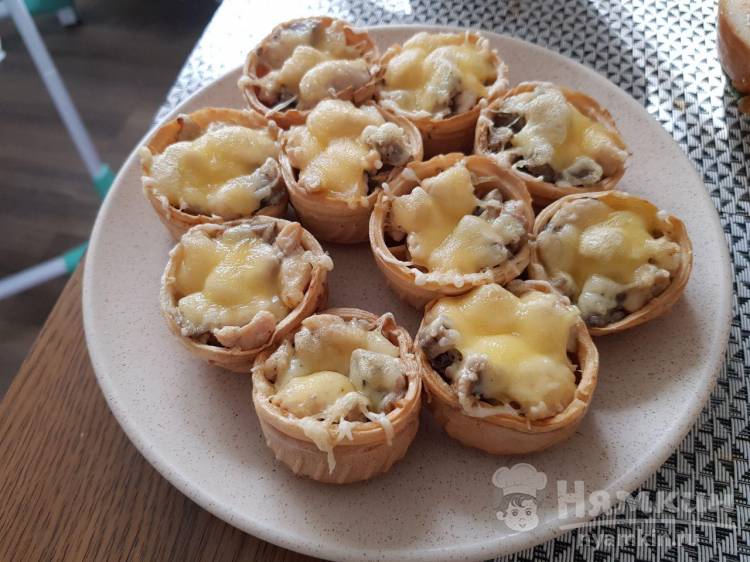 Тарталетки с курицей, грибами и сыром рецепт пошаговый с фото - Nyamkin.RU
