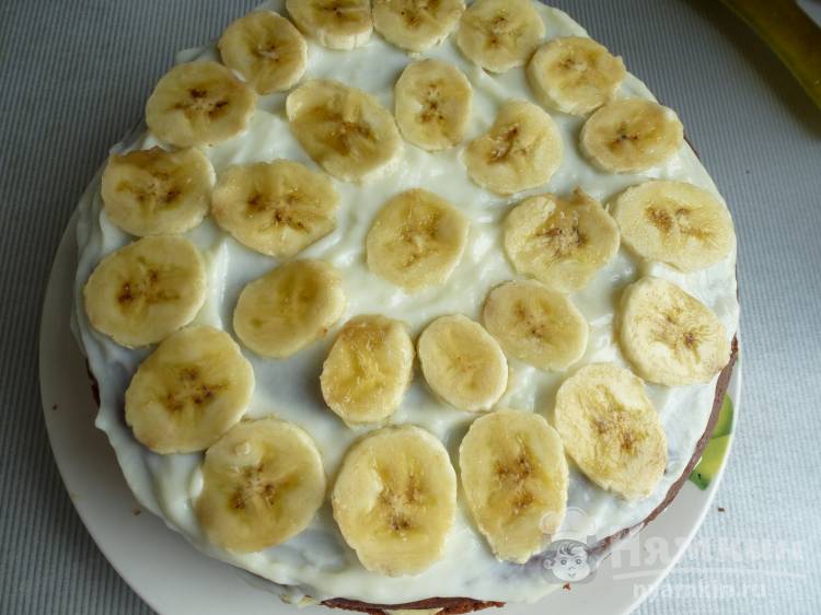 Бисквитный торт с ананасами, бананом и киви