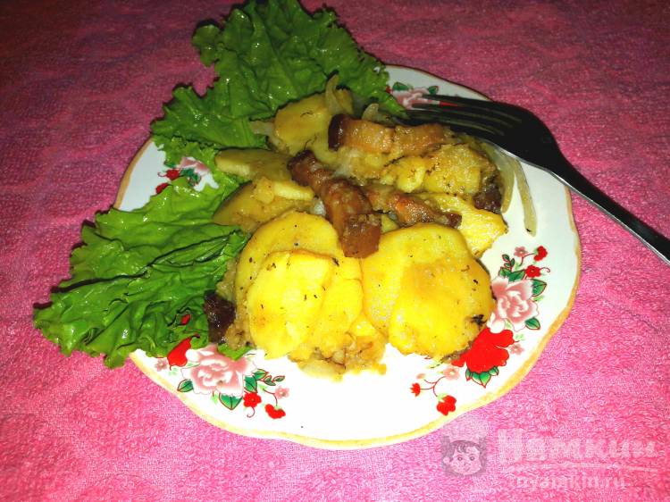 Жареный картофель с салом и луком