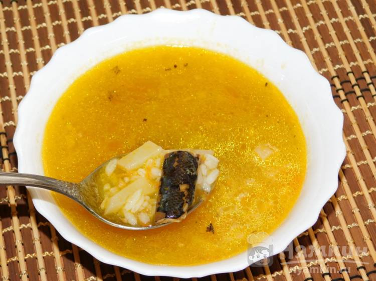 Рыбный суп из консервированной сайры с рисом