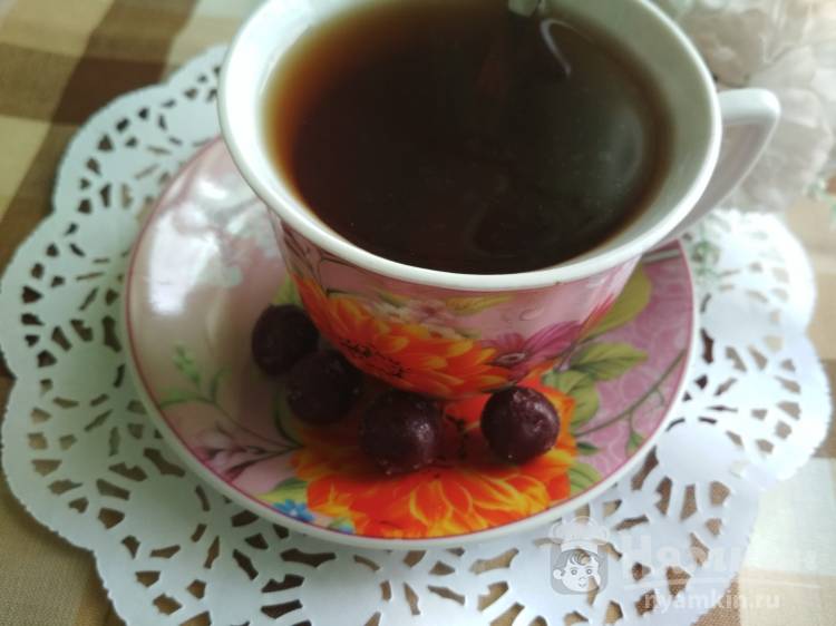 Черный чай с мятой и вишней