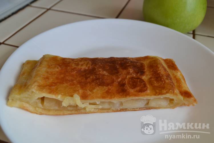 Пирог с яблоком в мультипекаре