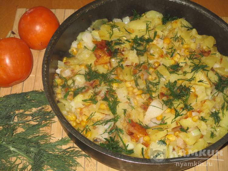 Картошка жареная на сале с кукурузой