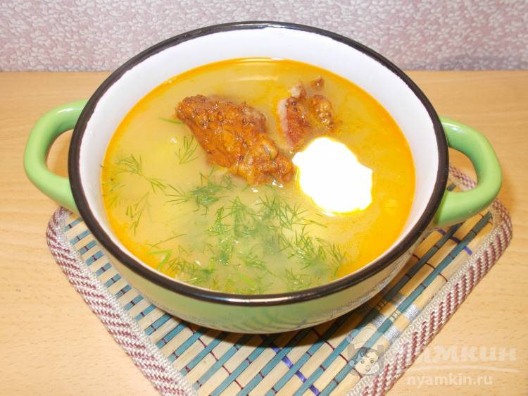 Гороховый суп с копченой грудинкой в мультиварке