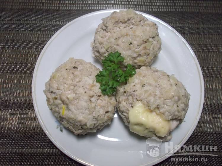 Мясные котлеты с сыром в пароварке